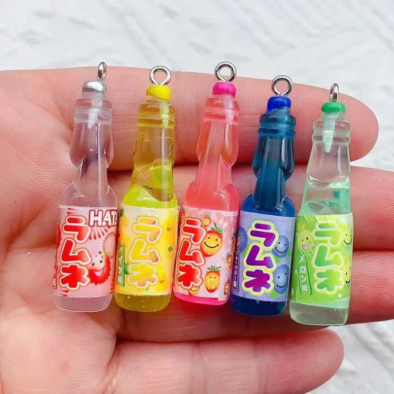 10 шт. пластиковые подвески в виде сока для напитков