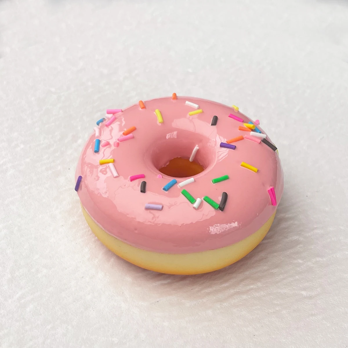 

Игрушечный пончик из полиуретана