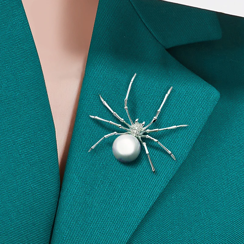 

Halloween Black Spider Brooches Coat Sweater Pearl Pins Scarf Clip Creative Insect Enamel Brooch Cosplay Decor Party Accessories