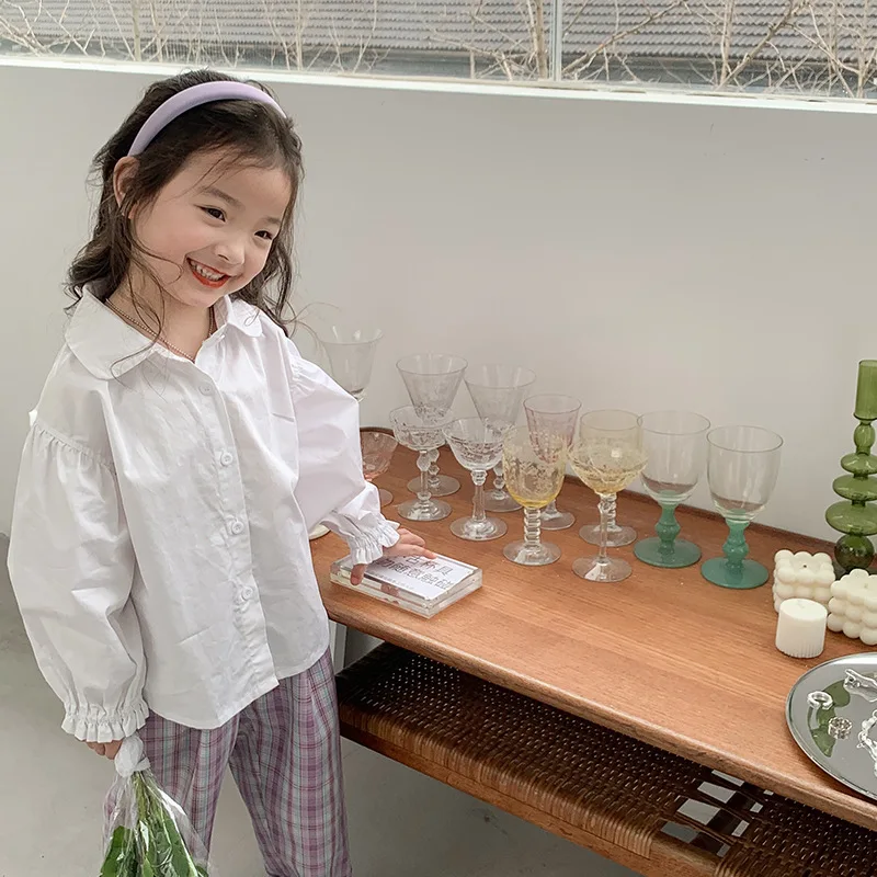 

2022 Весенняя белая рубашка с пышными рукавами для маленьких девочек, детская повседневная хлопковая рубашка с отложным воротником, одежда