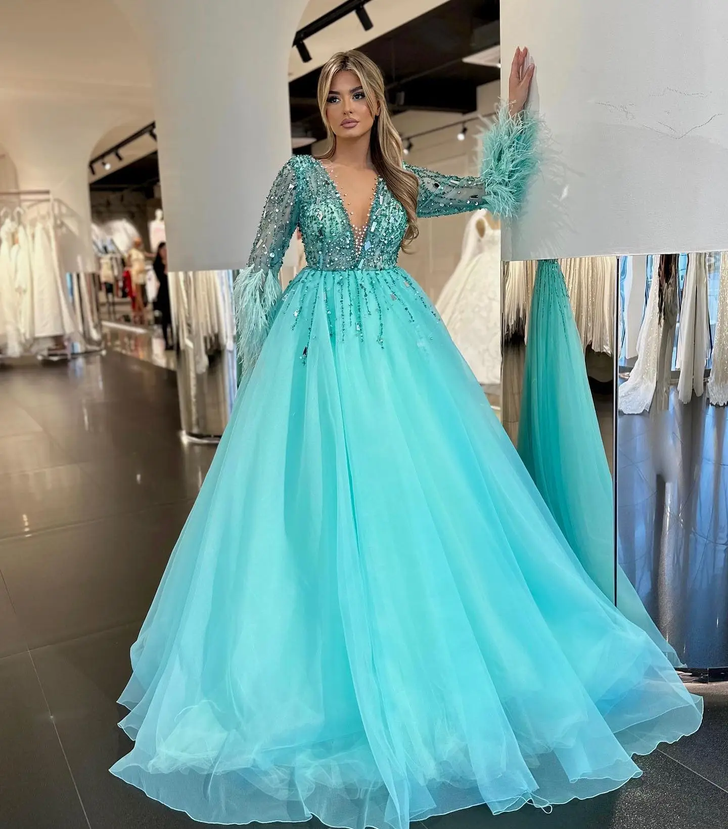 

Feather Beading Turquoise Prom Dresses Long Sleeve V Neck Party Dress Evening Gowns Tulle A Line Women Photos vestido de noche