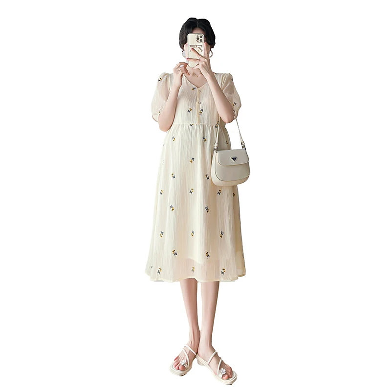 w ciąży Letnia moda Słodka haftowana sukienka z dekoltem szpic Puff Sleeve V-Neck Kwiatowa plisowana Ciążowe sukienki wakacyjne