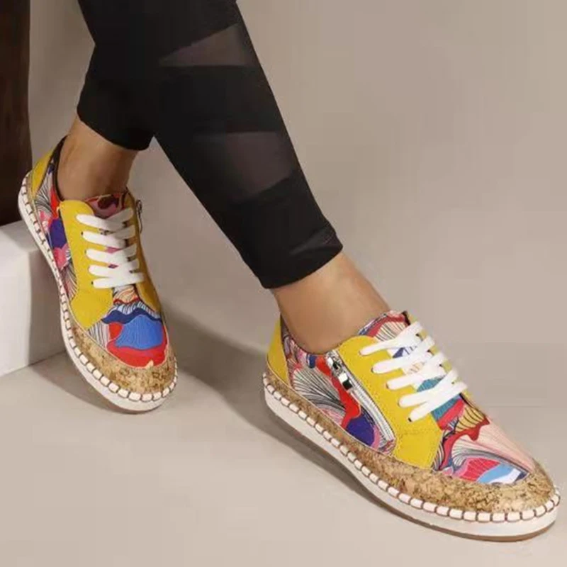 Trending Fashion Vulcanized Shoes for Women Lace Up Skateboard Sneakers Embroidery Graffiti Shoes Floral Casual Sneakers