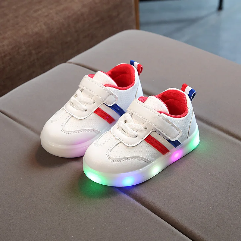 Classic Fashion 2023 Baby Casual Shoes LED Colorful Lighted Infant Tennis Leisure Girls Boys Sneakers Toddlers
