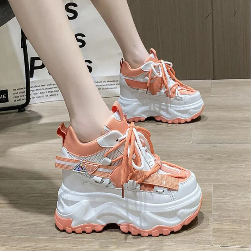 

Женские кроссовки на массивной подошве, модные брендовые кроссовки из искусственной кожи на танкетке, повседневная спортивная обувь для же...