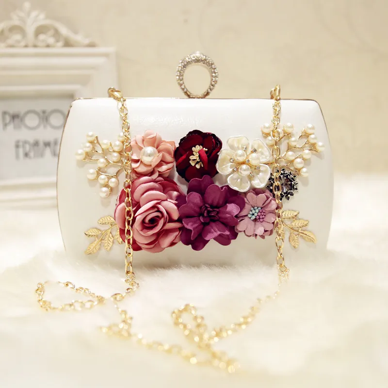 

2022 Simple Luxury Hamdmade Flower Beads Evening Bags Party Wedding Purses