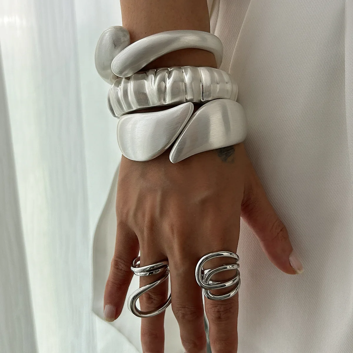 KMVEXO преувеличенные матовые серебряные браслеты в стиле панк нерегулярные