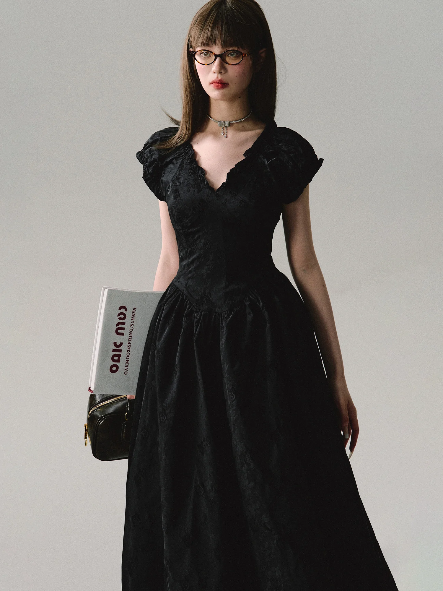 Женское жаккардовое платье с V-образным вырезом