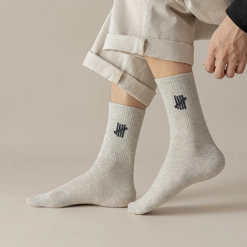 Осенние и зимние белые мужские носки однотонные хлопковые простые до середины