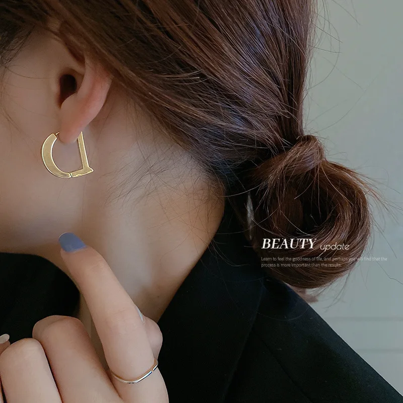 

Gold Plated Letter D Earrings Ins Cool Style Personality Korean Simple Metal