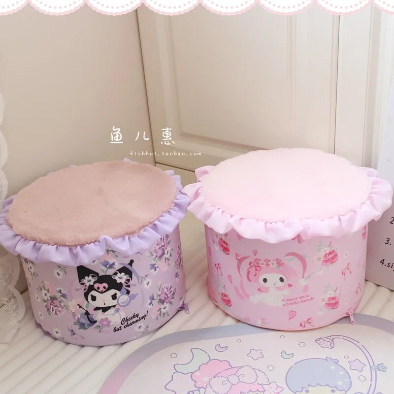 Фото Новый круглый пуфик-татами Kuromi Cinnamoroll My Melody для переобувания, плюшевый, модный, с ощущением роскоши, в девичьем стиле, милый и нежный. №2