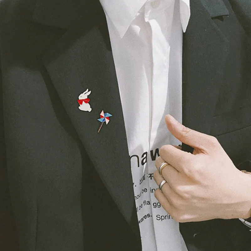 Рисунок 6 - Модные яркие эмалированные броши на булавке для женщин