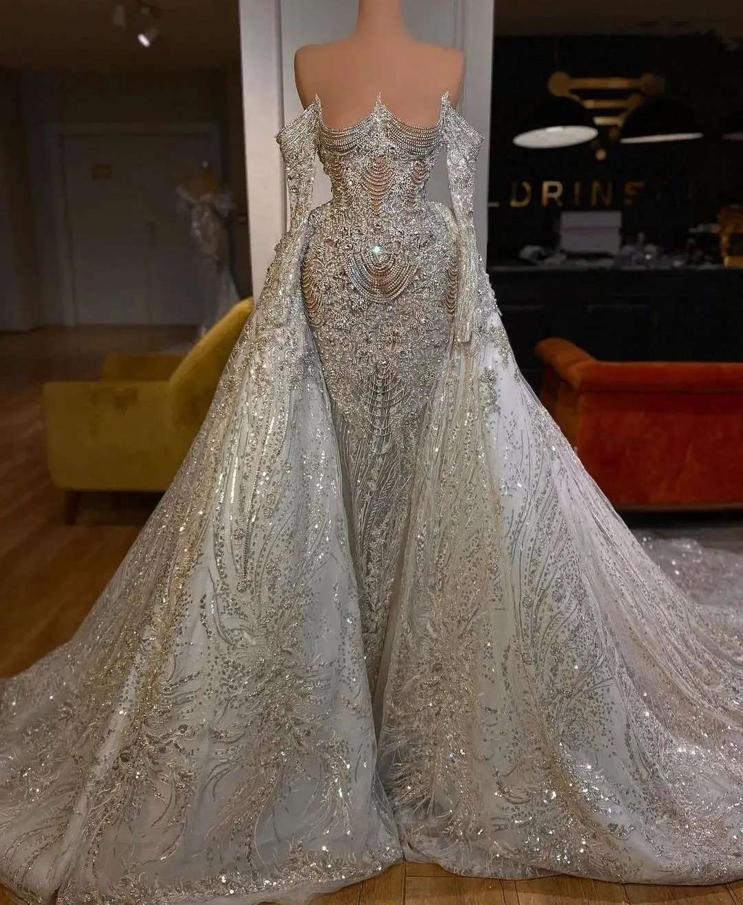 Роскошное Свадебное платье с длинным рукавом