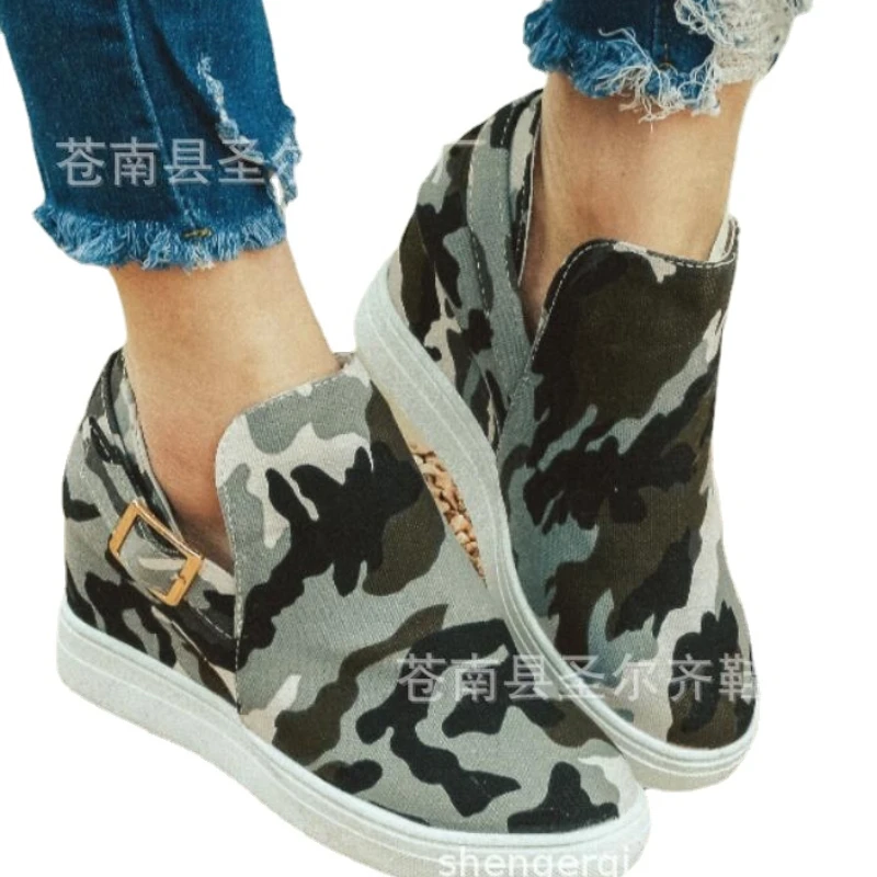 

Canvas camouflage casual style inner height-increasing slip-on shoes