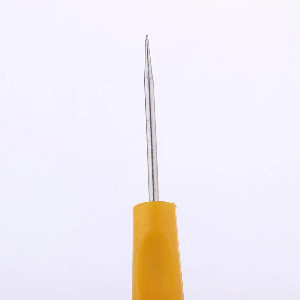 Спортивная машина для натягивания струн ракетки направляющее шило также