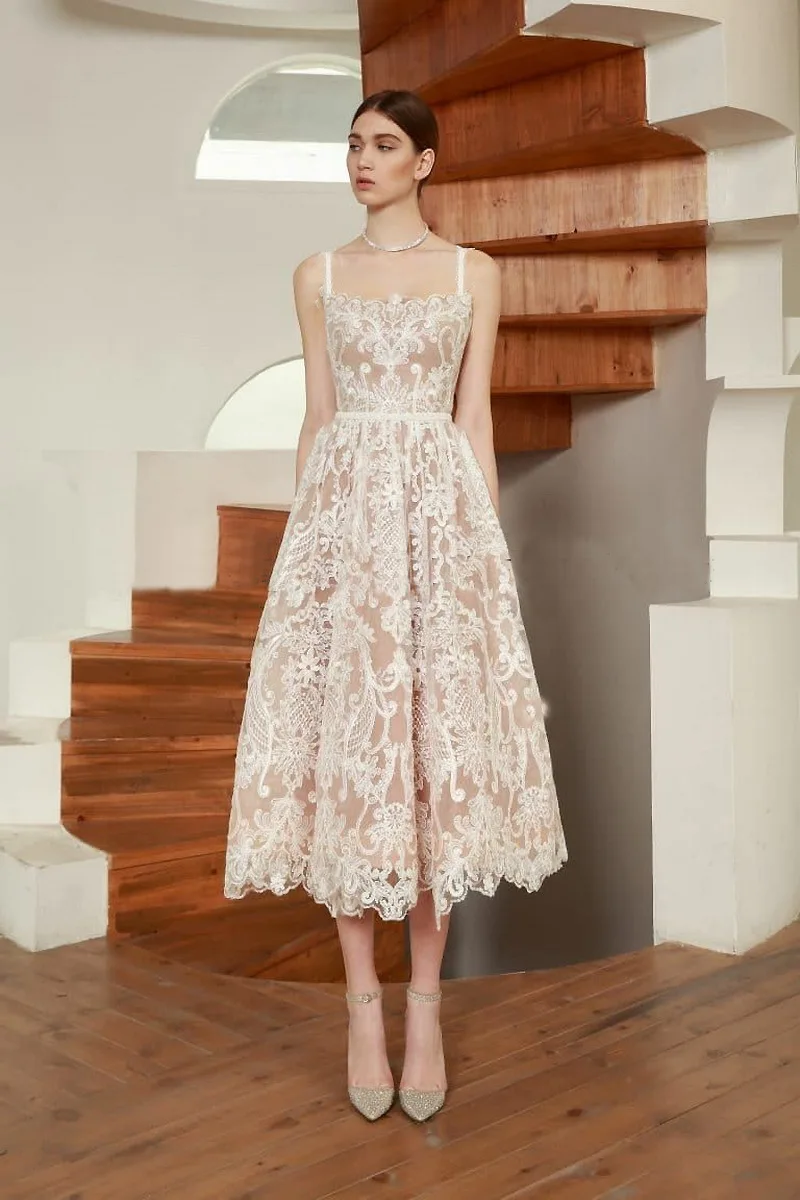 Платье-трапеция женское с цветочным принтом на бретелях