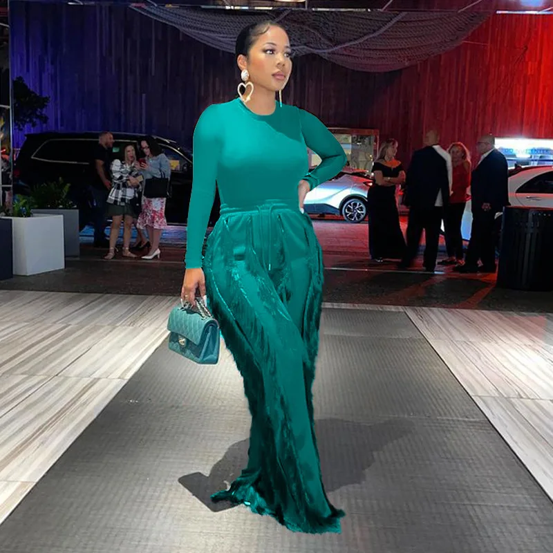 

Женский спортивный костюм с вырезами, длинными брюками и рубашкой