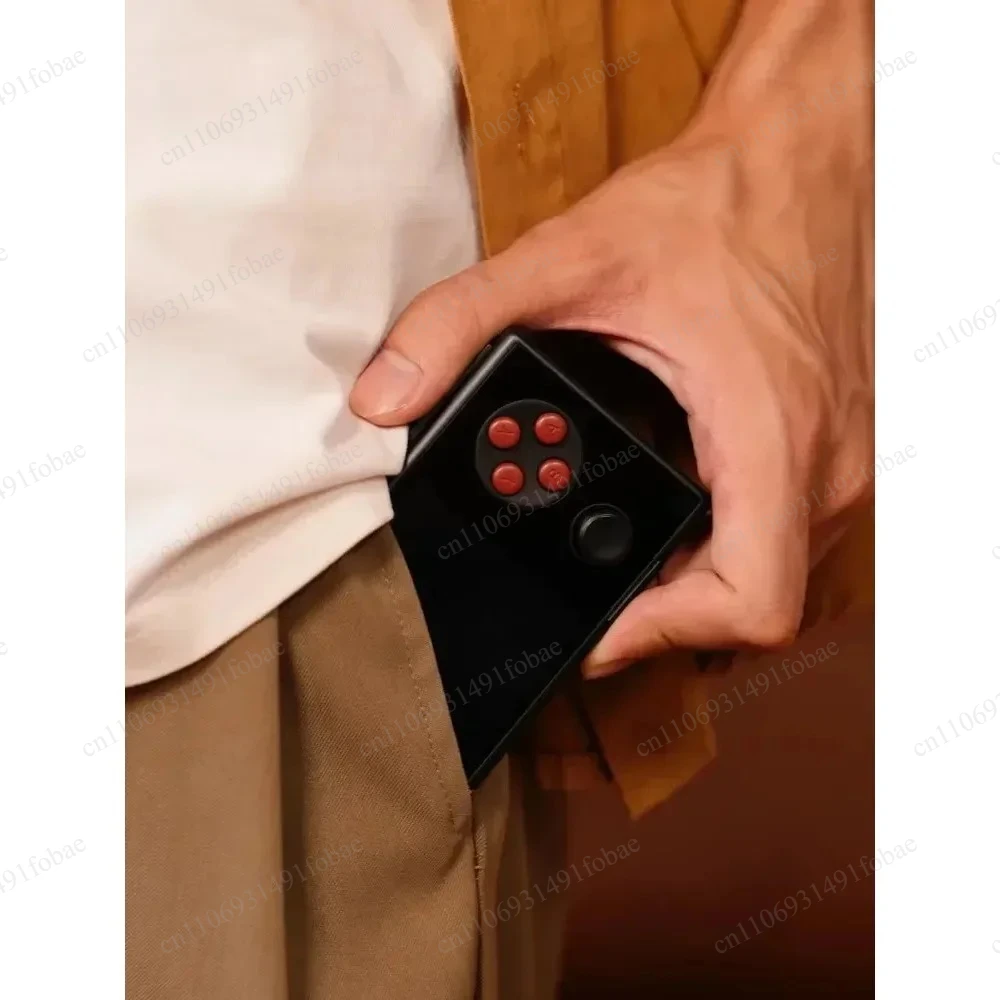 Фото Игровая консоль AYANEO Pocket MICRO с 3,5-дюймовым IPS-экраном (разрешение 960*640), корпус из алюминиевого сплава, портативная игровая приставка №4