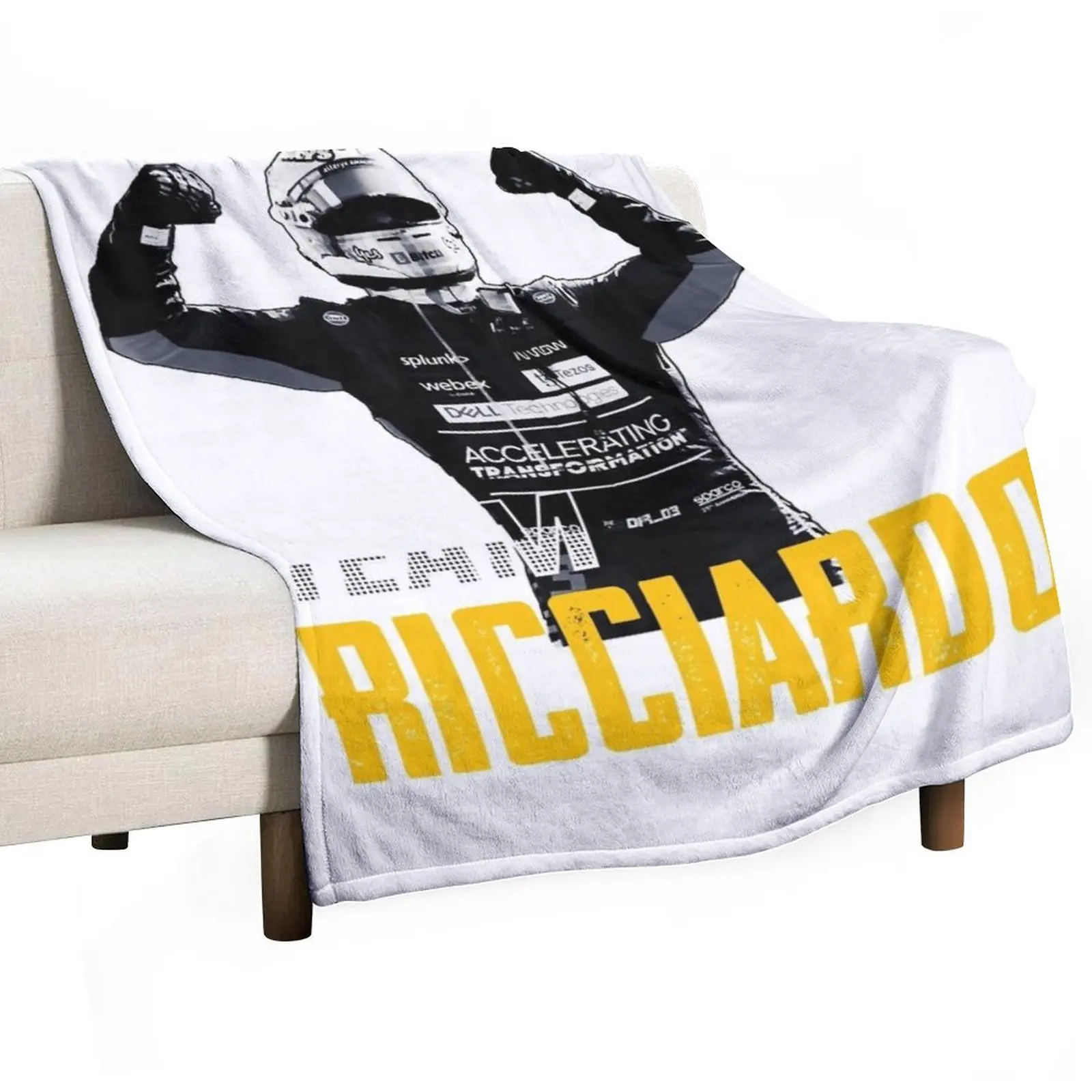 Фото Плед Ricciardo Helmet Classic, пушистый, модный, с аниме-принтом, роскошный, для диванов, из фланелевой ткани. №1
