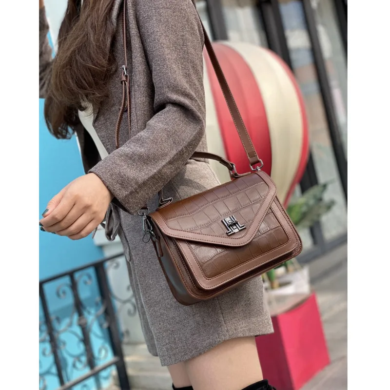 

2022 new leather women's bag crocodile postman bag top leather hand messenger bag versatile shoulder bag 9809