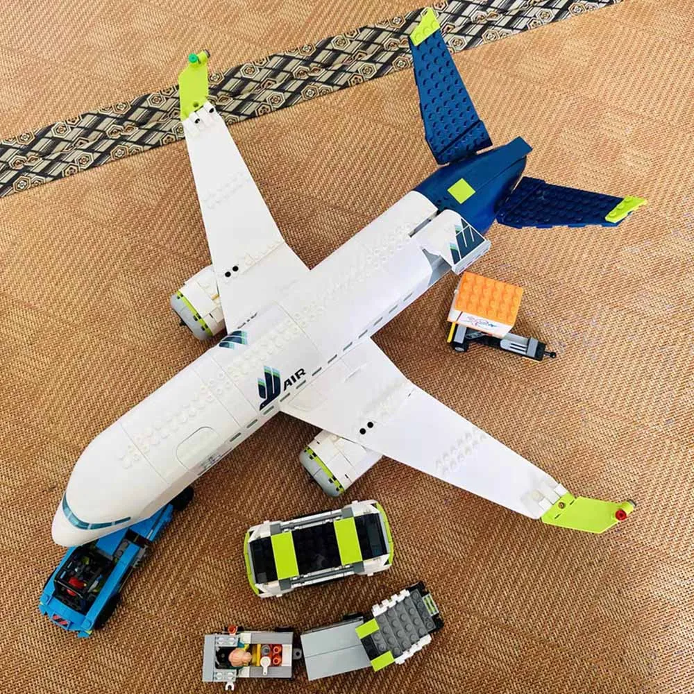 913 шт. строительные блоки для пассажирского самолета