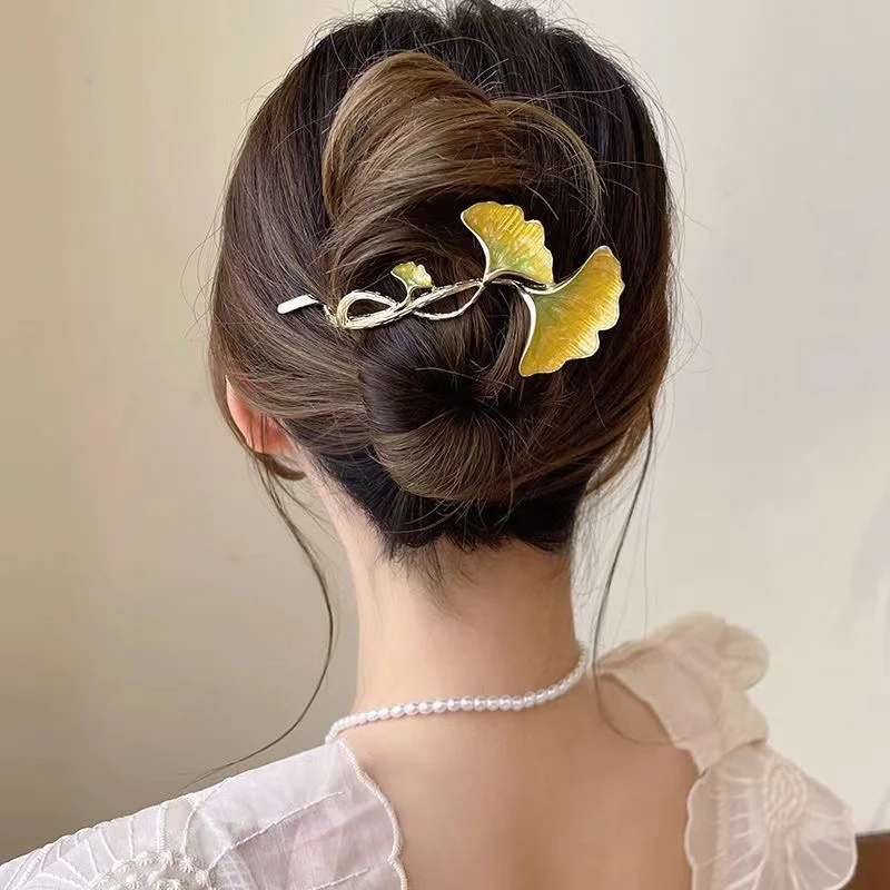 

Fashion Ginkgo Leaves Hair Claw Clips for Women Vintage Metal Hairclip Ponytail Holder Hairpin Headwear Girls Hair Jewelry