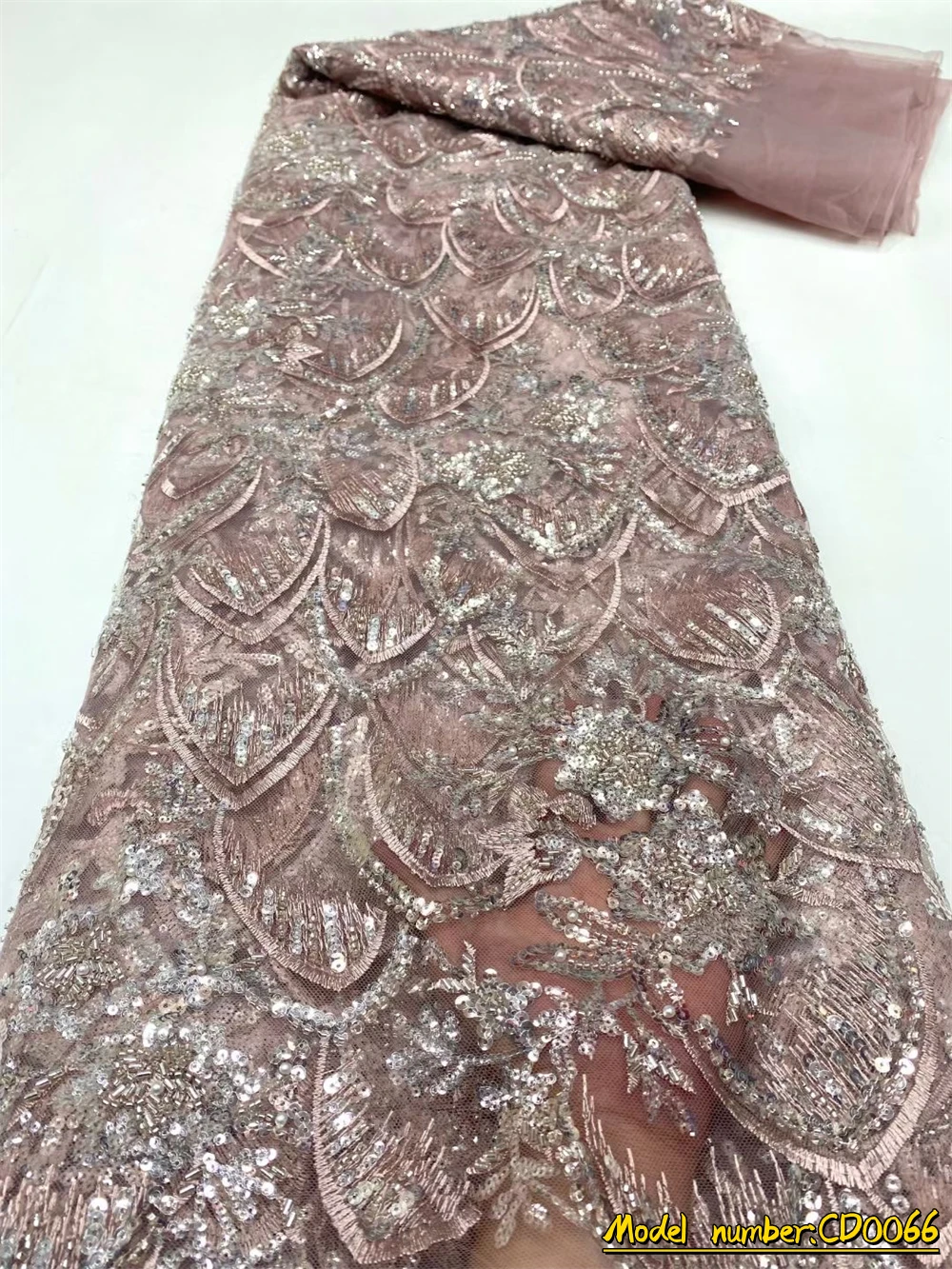 

OEMG High Quality Beaded Nigerian Lace Fabric Embroidery 2022 French Lace Fabric Weaving Design White Sequins Lace Fabric CD0066