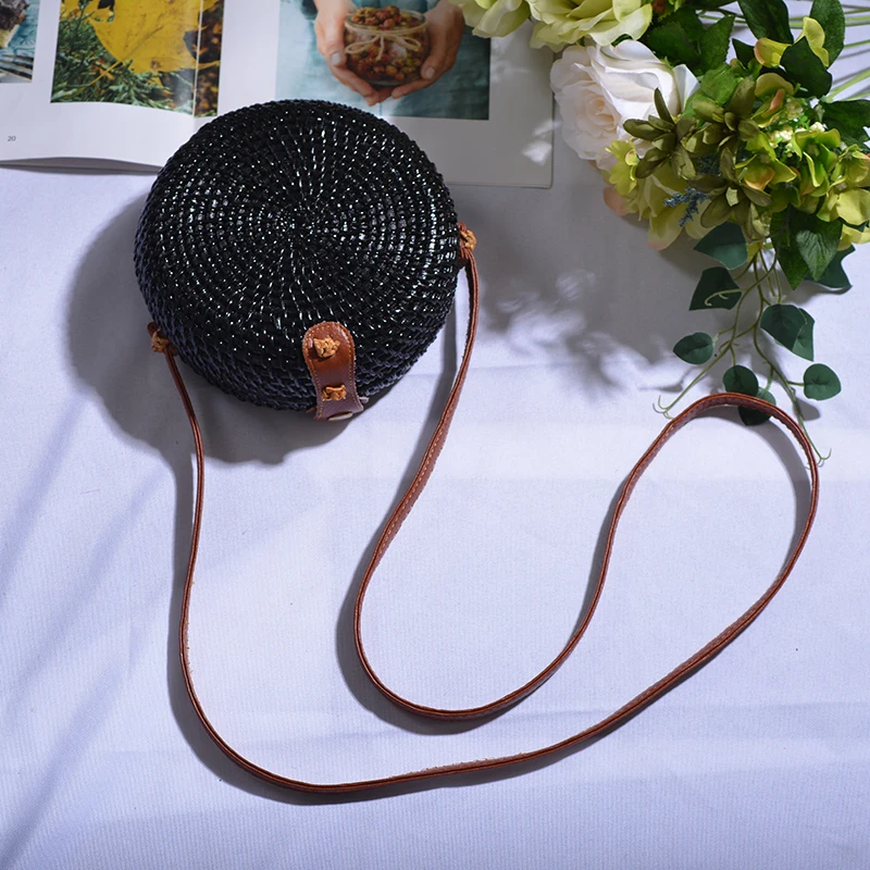 Круглая Соломенная Сумка для женщин черная или белая плетеная пляжная сумочка