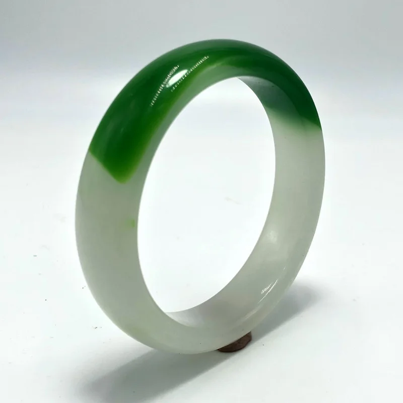 Нефритовый кварцитовый браслет зеленый женский
