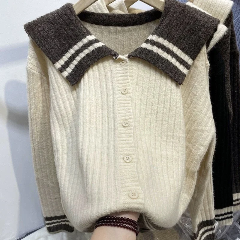 

2023 autumn and winter navy collar sweater coat women Korean version age-reducing contrast color loose top knitted cardigan