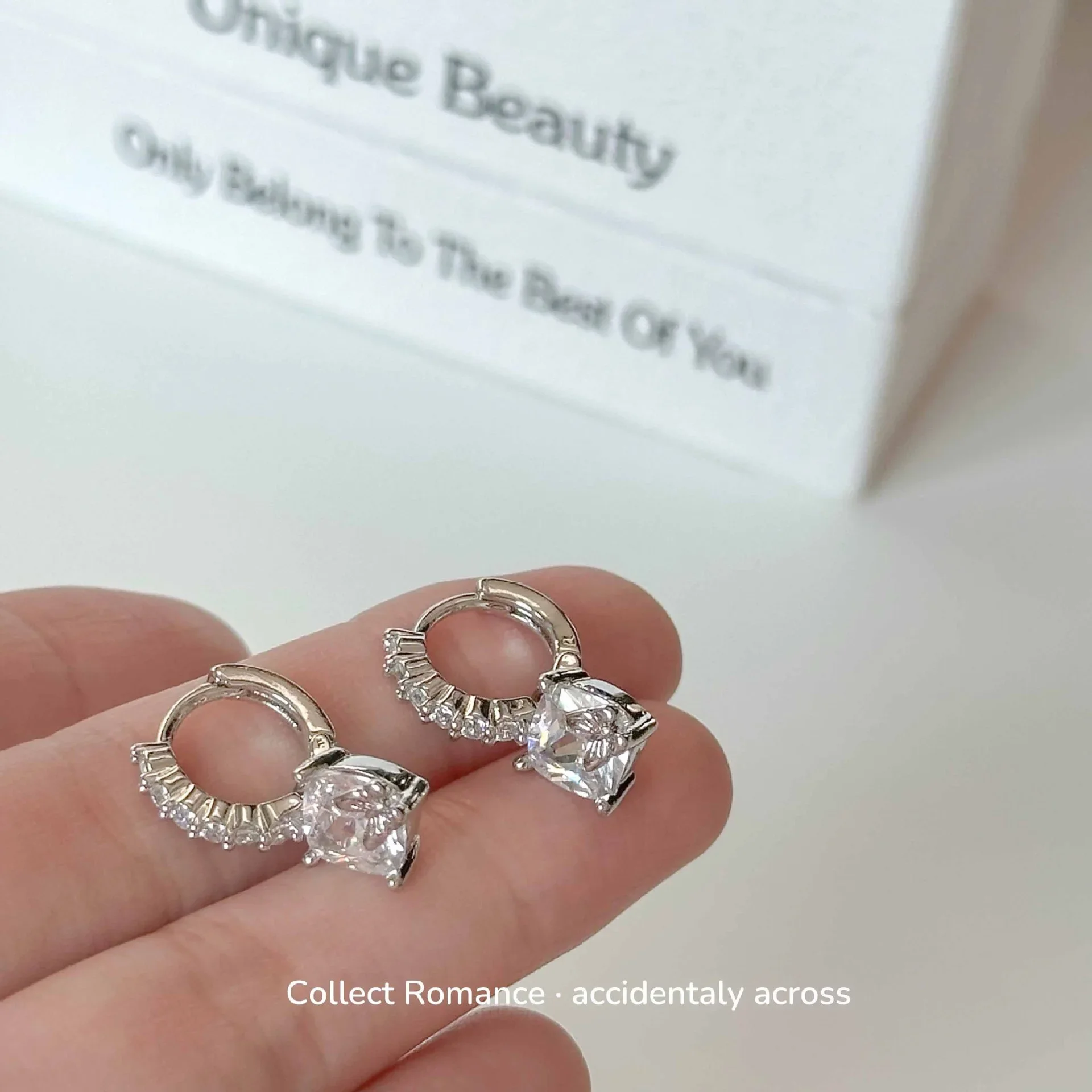 2024 простые серьги-подвески с микроинкрустацией цирконом и бабочкой