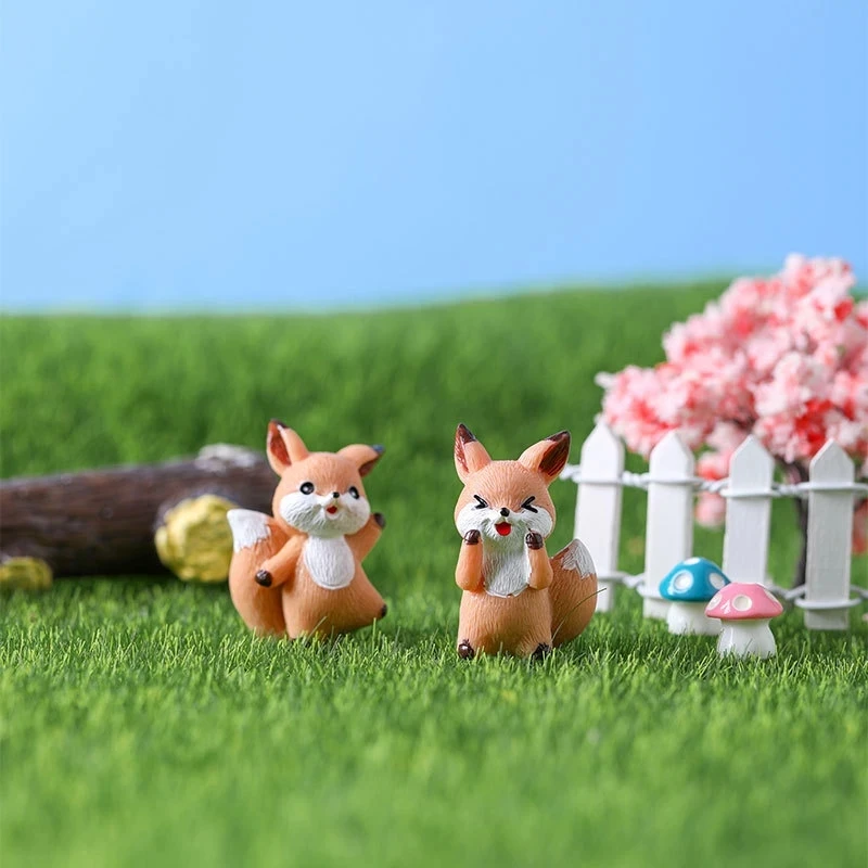 4Pcs Caroon Mini Fox Ornament Miniature Figures Cute Animal Resin Handicraft Micro Landscape Dollhouse Gardening Decoration 2