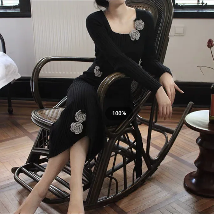 

2023 Autumn Autumn Women's New Solid Color Sweater Dresses Female Solid Color Knitted Dress Ladies 3D Flower Long Vestidos I117