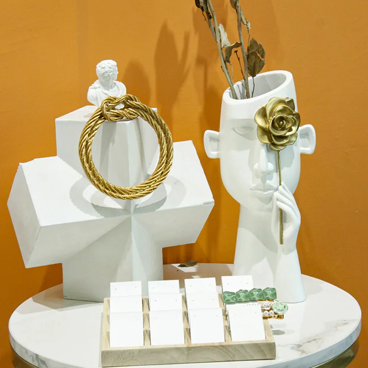 

Смола как однотонная белая сумка из искусственной кожи Ювелирные изделия Рамка серьги креативный стол Геометрия ювелирные изделия реквизи...