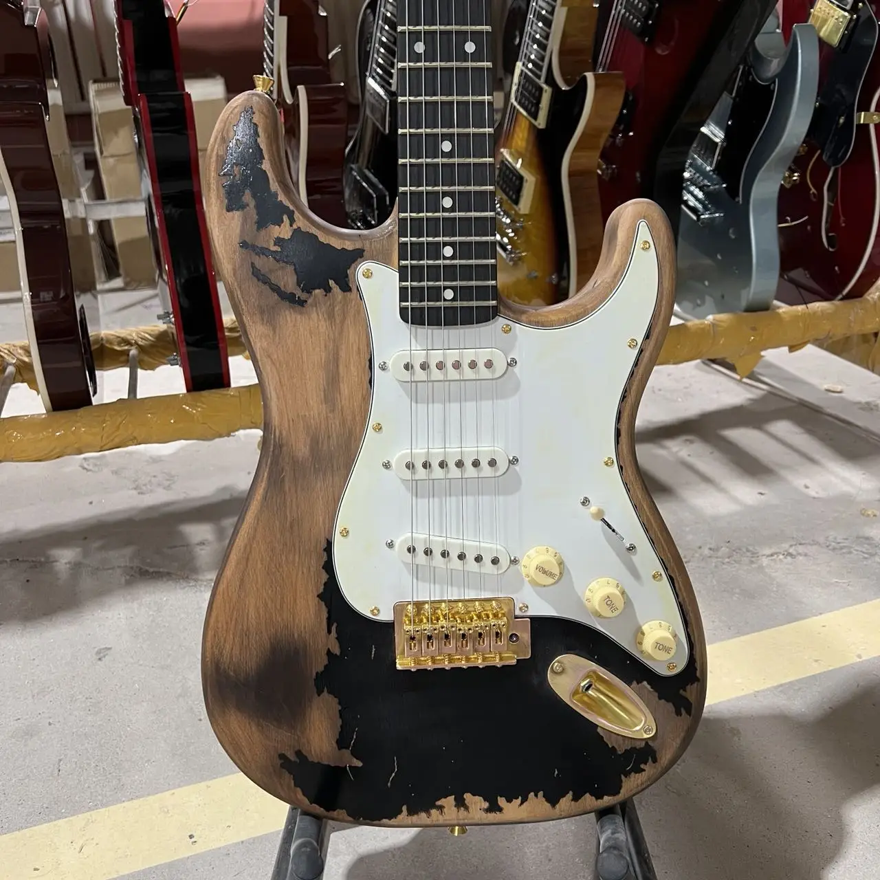 

John Mayer Relic Strat Electric Guitar Black Color Alder Body Rosewood Fingerboard Handcrafted High Quality Free Shipping