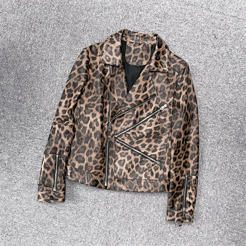 

Leather leather coat 2023 autumn and winter new design feeling locomotive leopard print diagonal zipper short sheepskin top coat