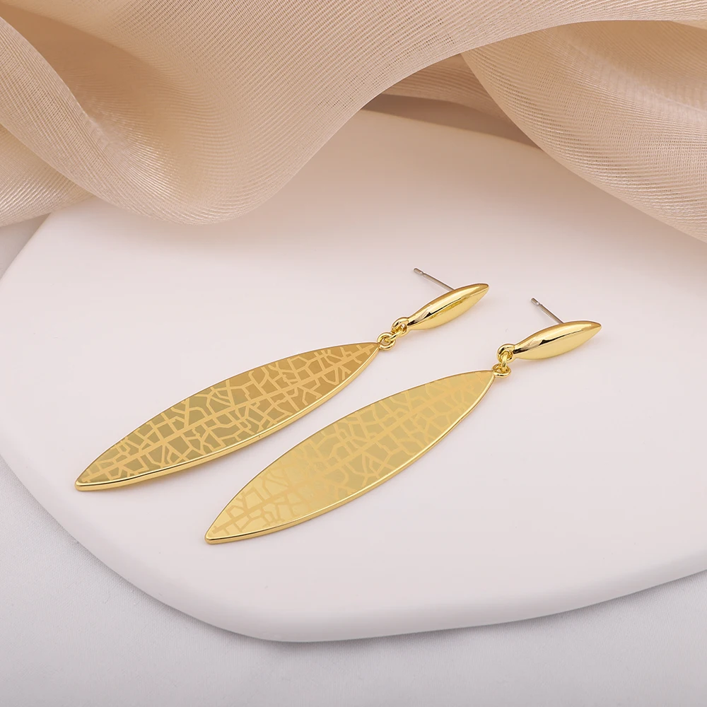 

1 Pair Trendy Crystal Leaf Shap Pendant Drop Earrings For Women Fashion Statement Jewelry Wedding Earrings Female 2022