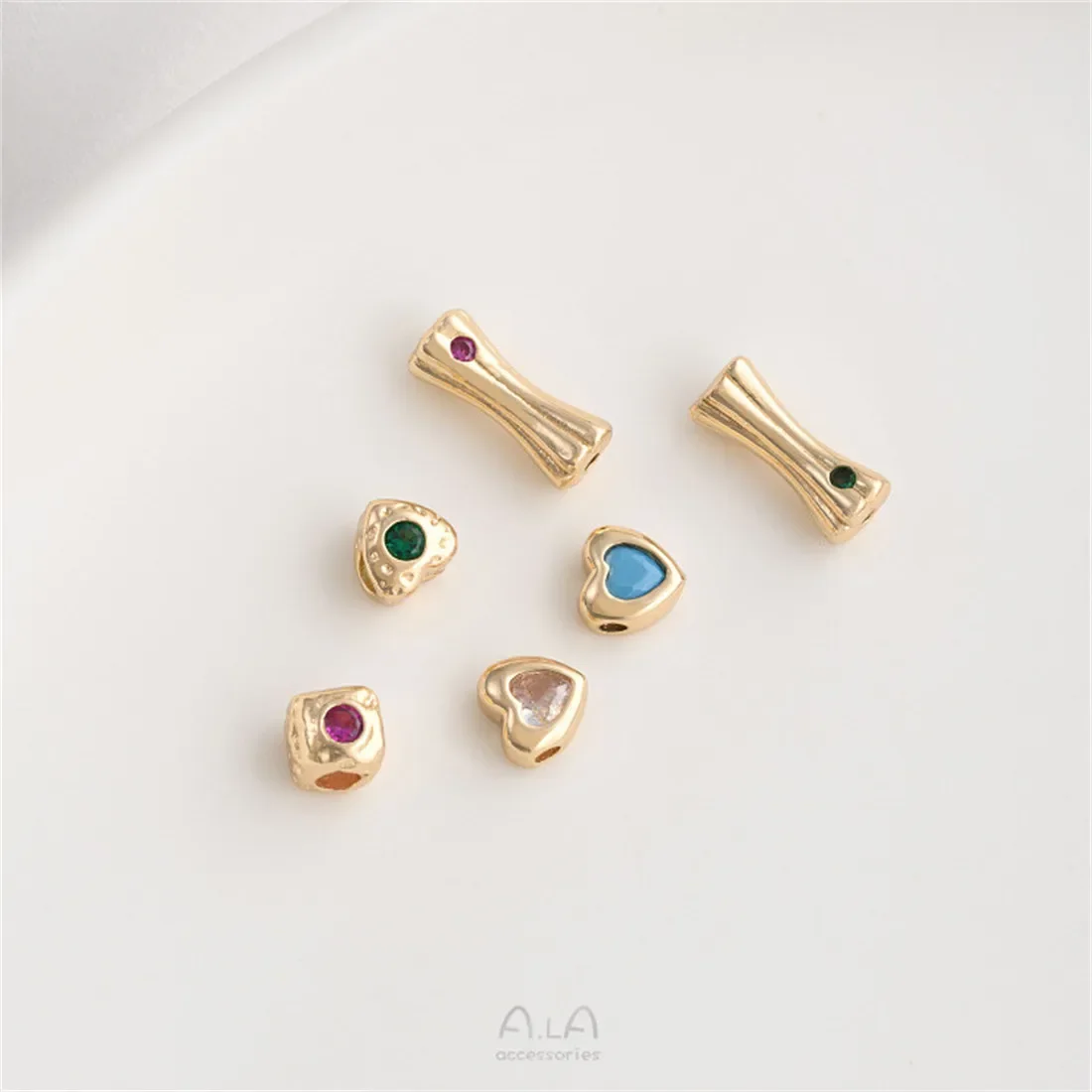 Квадратные бусины с инкрустацией золотом 14 карат красные циркониевые зеленые