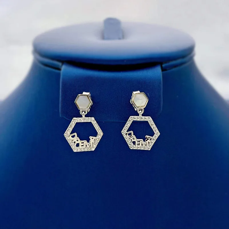 

Женские серьги из серебра 925 пробы, с фианитами
