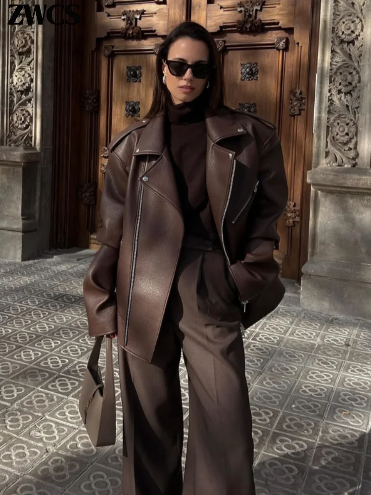 Куртка женская кожаная на молнии с отложным воротником и длинным рукавом