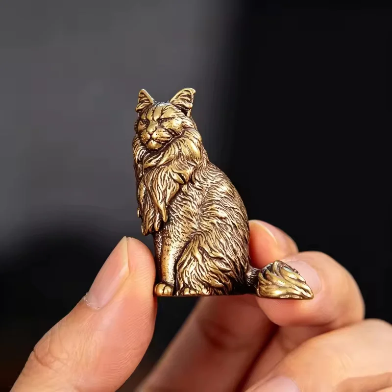 Фото Миниатюрная ретро-статуэтка кошки из латуни, фигурка мейн-кун, винтажное настольное украшение, коллекционный декор для дома и офиса, ручная работа №5
