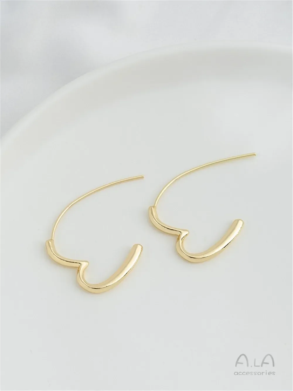 Серьги в форме персикового сердца из 14-каратного золота крючки для ушей Love легкие