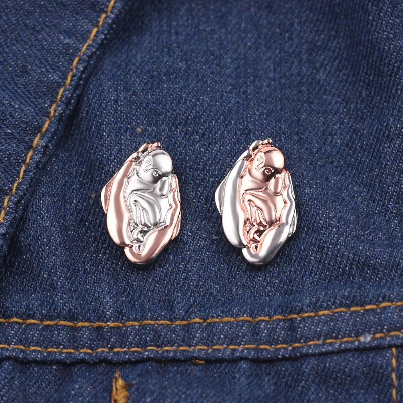 

Creative Christmas Newborn Baby Enamel Pin Lapel Pins Friends New Year Gift Badges Women's Brooch Jewelry Fashion Accessories
