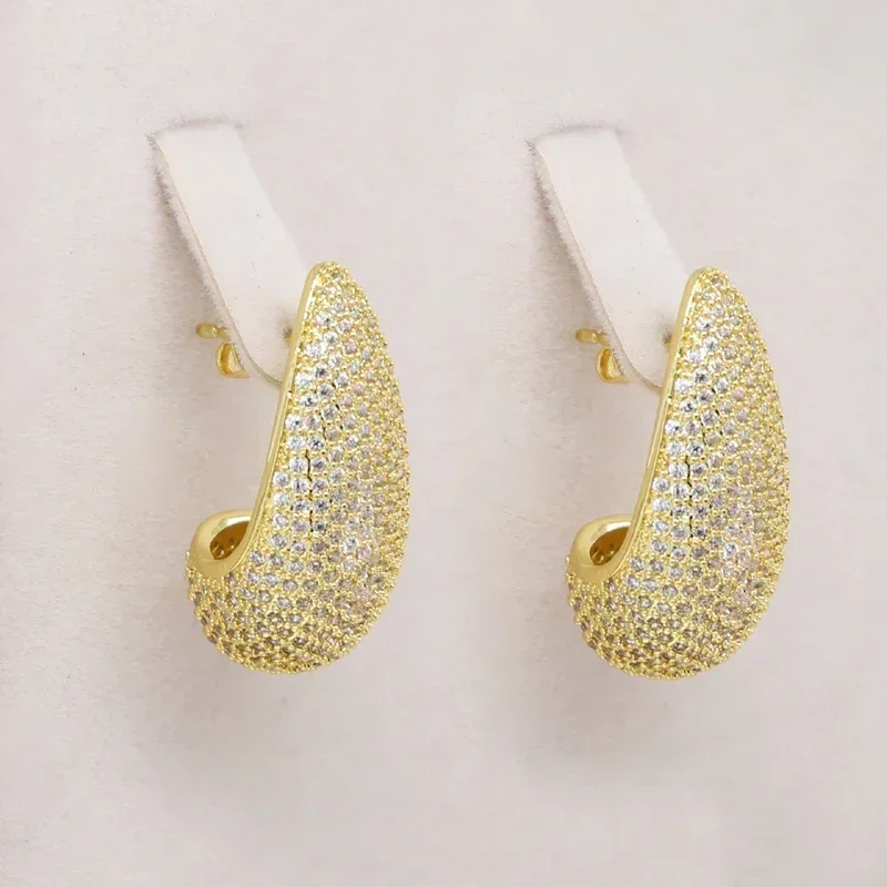 Женские серьги-подвески с фианитом серьги подвеской в виде лодки украшенные