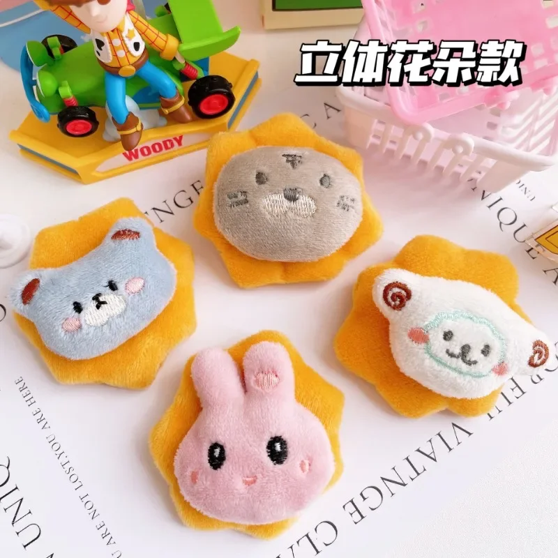 

2023 Cartoon Three Dimensional Flowers Small Animals Plush Fabrics Brooch DIY Handmade Accessories Anime Pins Brooches for Women
