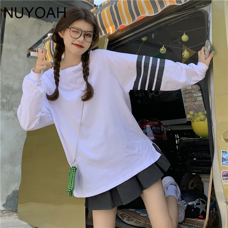 

Свободная футболка средней длины в Корейском стиле