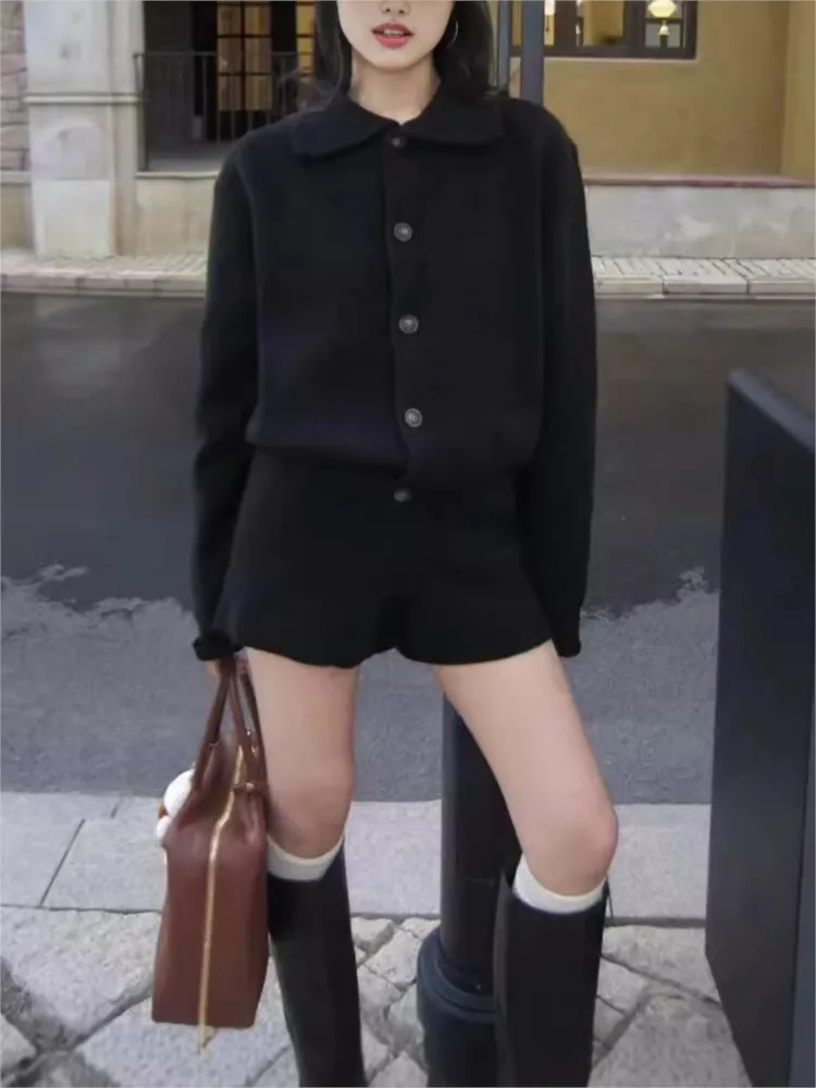 Комплект вязаных шорт для женщин осень 2024 новые однобортные кардиганы с отложным