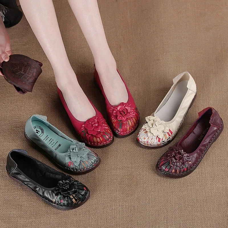 Top Quality Soft Genuine Leather Moccasins Woman Floral Flat Shoes for Women 2022 New Casual Designer Loafers Summer Flats