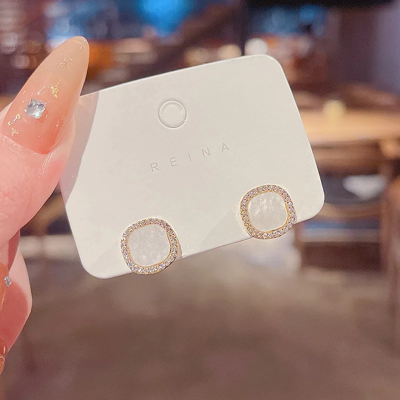 Женские серьги-гвоздики из серебра 2022 пробы с квадратной текстурой | Украшения и