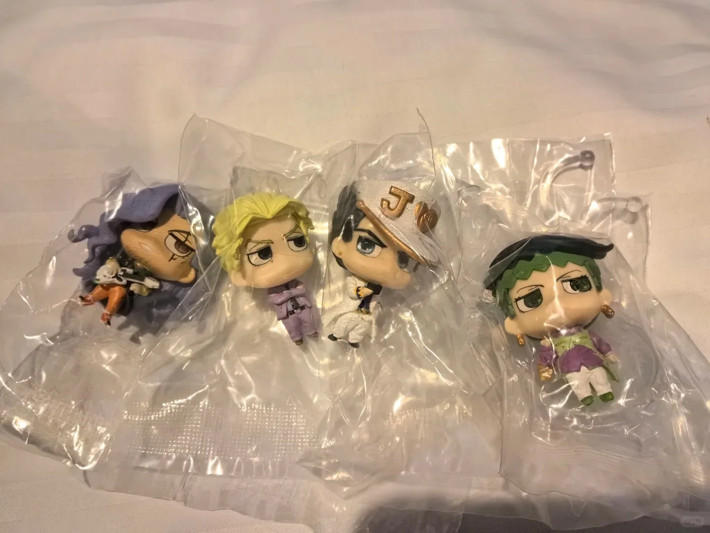 Фото Bandai натуральная фигурка JoJo's Bizarre Adventure Kujo Rohan Kishibe Yoshikage Akira Gashapon Ball настольный орнамент оригинал №2